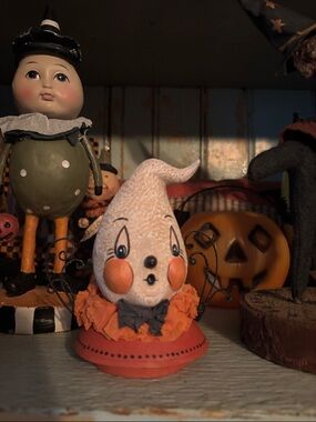 Johanna Parker Ghost Lid topper